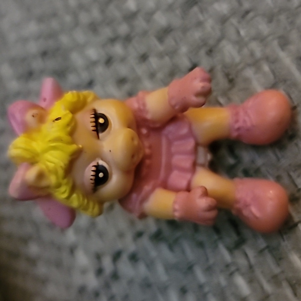 Vintage 1986 the Miss Piggy Muppet Babies PVC Mini Figure